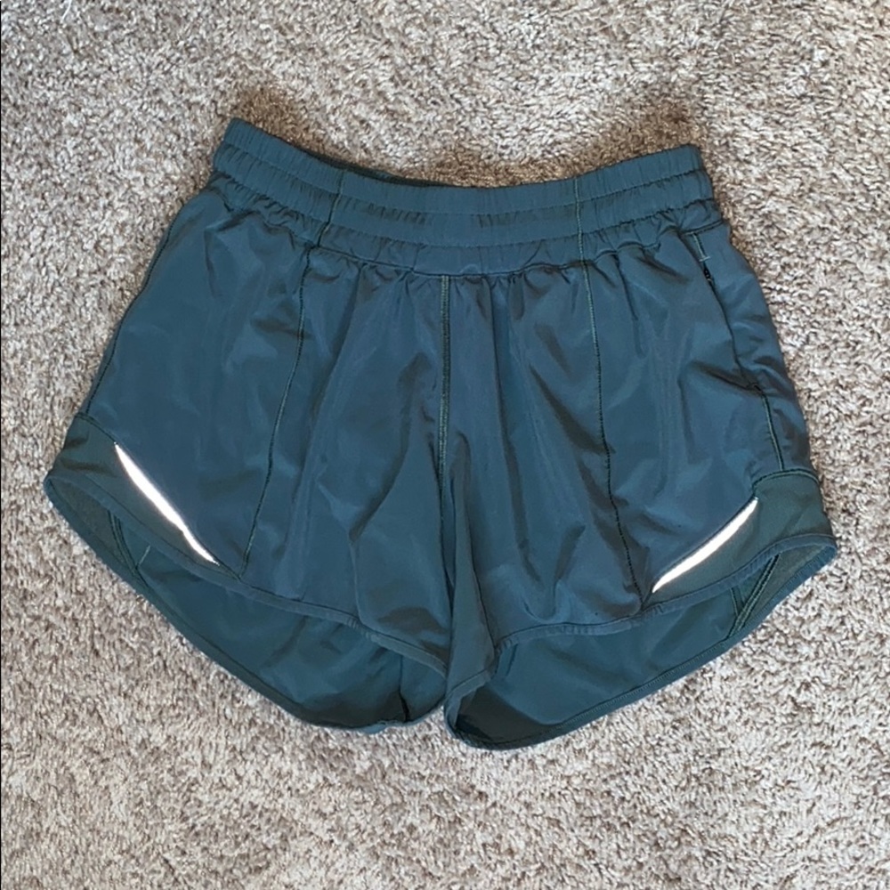 Lululemon Hotty Hot 4inch